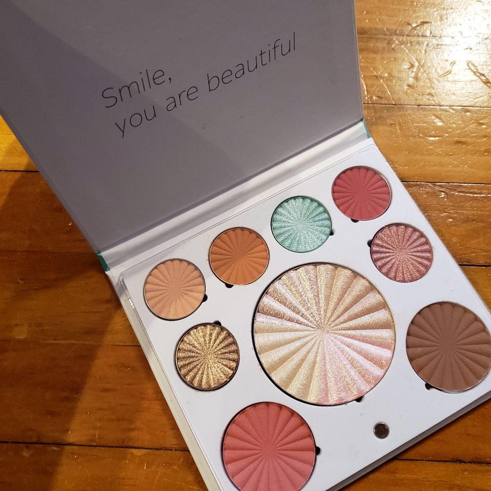 Ofra - "good to go" mini mix palette - Picture 1 of 3